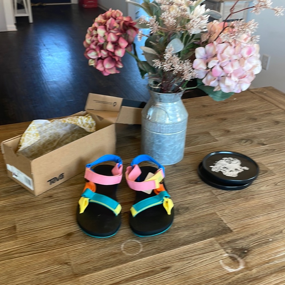 Teva Original Universal Sandals size 9